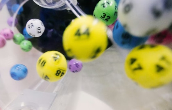 Powerball Fever Skyrockets as Jackpot Hits Mega $1.6 Billion - Ohio Celebrates $1M Winner in Tallmadge