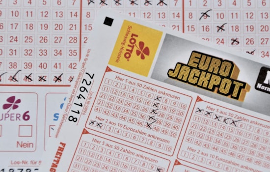 Powerball Frenzy Peaks as $820 Million Jackpot, Eighth-Largest in History, Awaits Lucky Winner