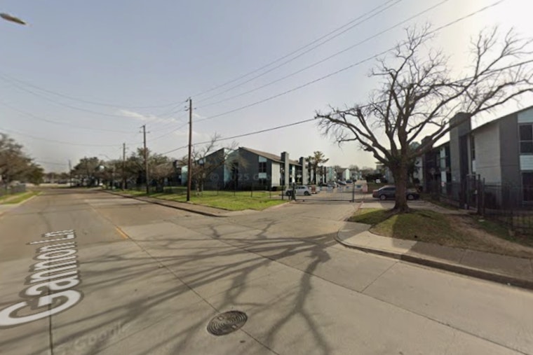 Christmas Eve Blaze Rattles Southwest Dallas Apartment Complex