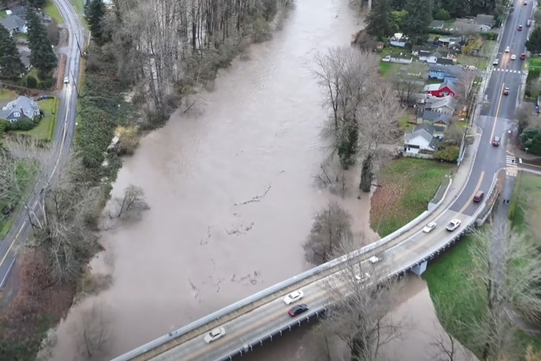 Puyallup Police Issue Flood Warnings and Closures Amid Rising River Levels, Urge Community to Heed Safety Advisories