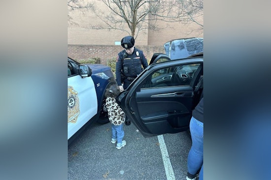 Raleigh Police Officer Praised for Assisting Stranded Family Amidst Holiday Travels