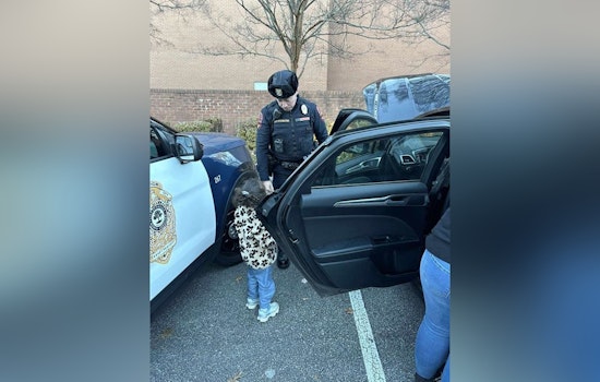 Raleigh Police Officer Praised for Assisting Stranded Family Amidst Holiday Travels