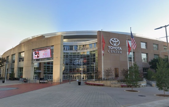 Rockets Fans Turn Dinner Into A Courtside Night At Sire Spirits Social Club