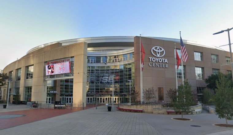 Rockets Fans Turn Dinner Into A Courtside Night At Sire Spirits Social Club