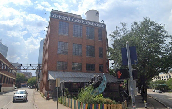 Rude-Service Landmark Gets Last Call As Dick’s Last Resort Quits Dallas After 40 Years