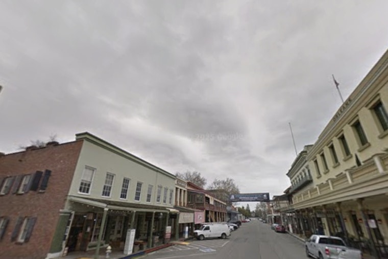 Sacramento Braces for New Year's Rain as NWS Predicts Wet Conditions Amid Mild Temperatures