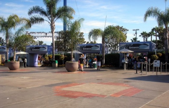 San Diego Man Says SeaWorld ‘Gotcha’ Fees Soak Ticket Buyers