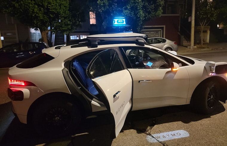 San Francisco Blackout Strands Waymo Robotaxis, Holiday Streets Descend Into Gridlock