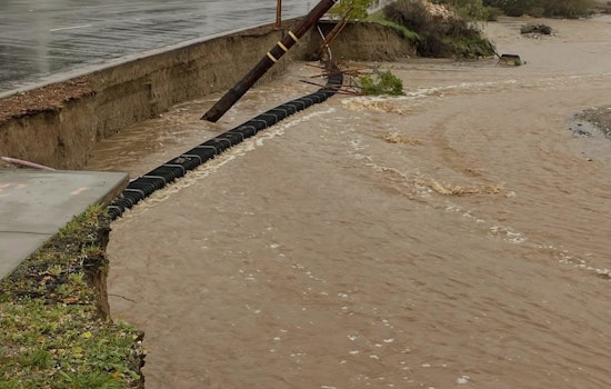Santa Clarita Valley Christmas Disrupted by Heavy Rains Leading to Road Closures and Hazards