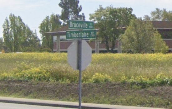 South Sacramento Driver Suspected Of DUI Slams Into Ambulance, Medic Hurt