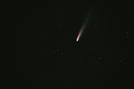 Spectacular Geminids Meteor Illuminates Michigan Sky, Visible Across Multiple States and Beyond