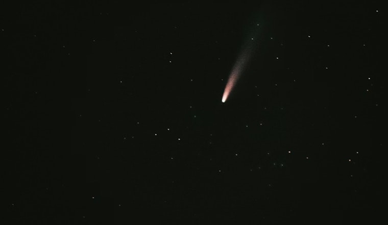 Spectacular Geminids Meteor Illuminates Michigan Sky, Visible Across Multiple States and Beyond