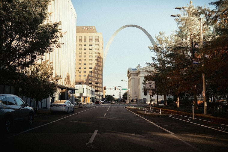 St. Louis Issues Cold Weather Advisory as Wind Chills Drop to 20 Below in Illinois and Missouri