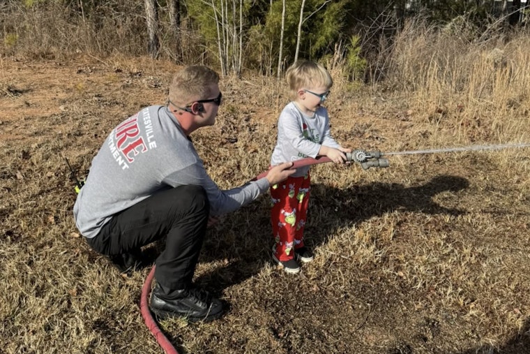 Statesville Firefighters Respond to Christmas Eve Blaze with Help from Festive 'Elf'