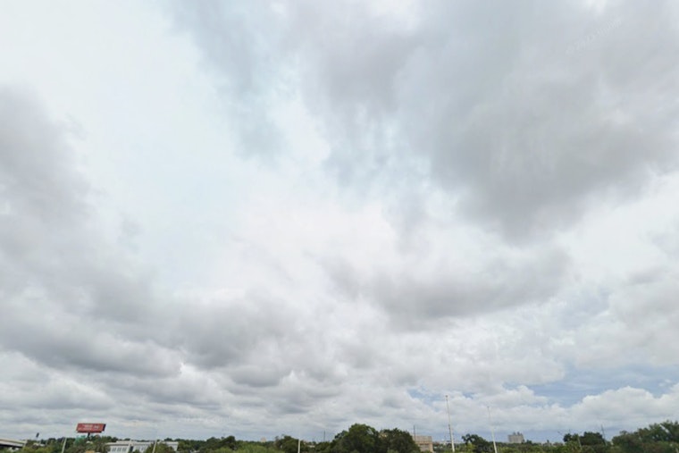 Tampa Braces for a Week of Weather Whiplash with Showers, Sun and Thunderstorms Ahead