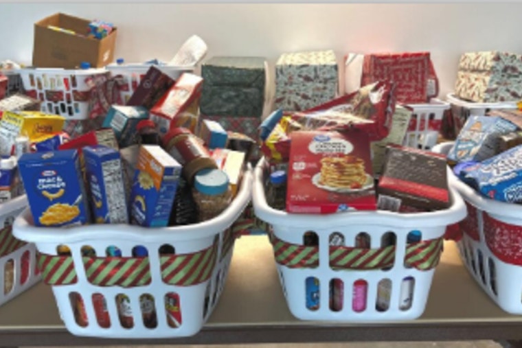 Tampa Students Partner with City Workers for Mayor's Holiday Food Basket Drive