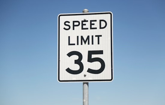 Texas Introduces Adaptive Speed Limit Signs on I-35W and U.S. 54 to Improve Road Safety