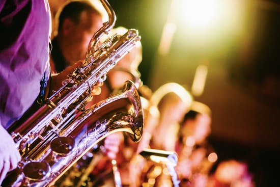 Tony Bennett’s Daughter Turns Waikiki Lounge Into Holiday Jazz Hideaway