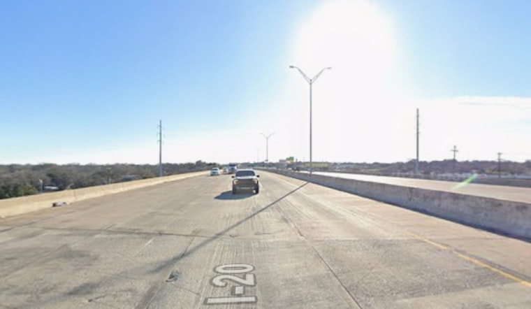 Tragic Early Morning Crash on I-20 Claims Two Lives, Leaves One Critical in Fort Worth