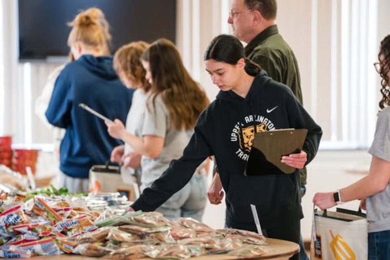 Tri-Village Packers Mobilize to Provide Meals for Upper Arlington Students Over Winter Break