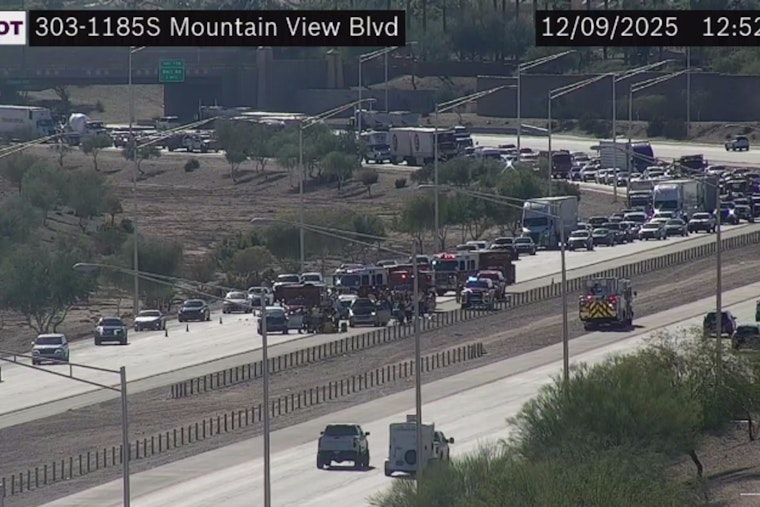 Two Fatalities Reported in Multi-Vehicle Crash on Loop 303 in Surprise, Arizona