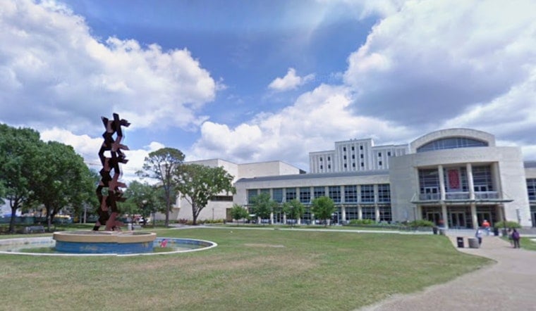 UH Axes Women And Gender Center For New Parent Office