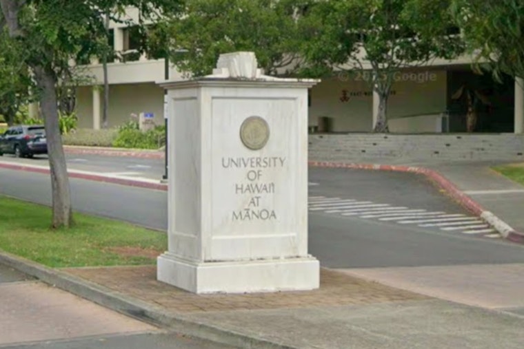 University of Hawaii at Manoa Honors Over 1,000 Graduates at 2025 Mid-Year Commencement Ceremony in Honolulu