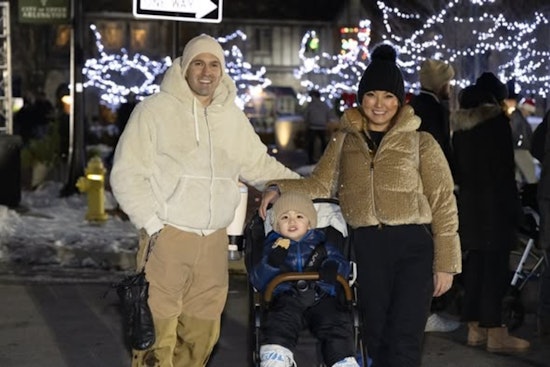 Upper Arlington Community Embraces Winter Cheer at Festive Mallway Park Event