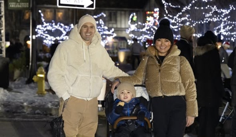 Upper Arlington Community Embraces Winter Cheer at Festive Mallway Park Event
