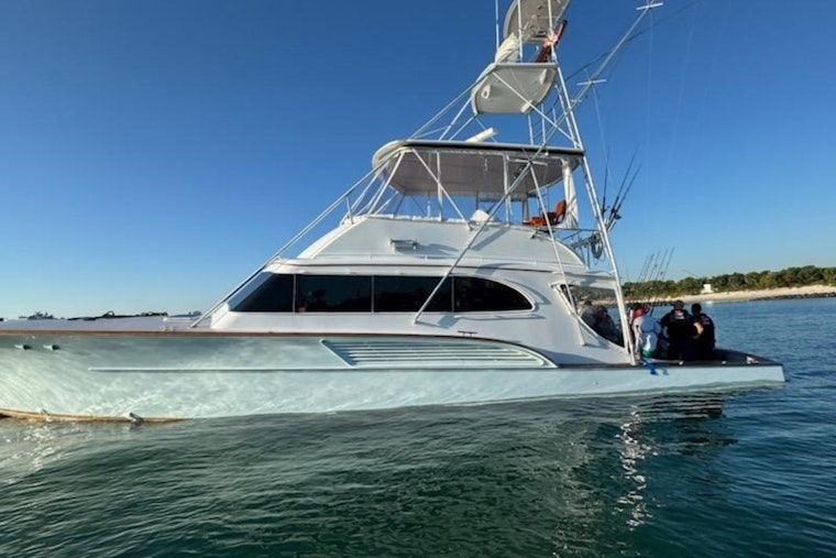 U.S. Coast Guard Heroically Rescues Seven from Sinking Boat Near Peanut Island