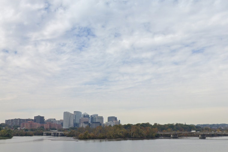 Washington D.C. Braces for Cool but Clear Weather as Holiday Shopping Peaks