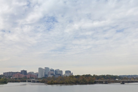 Washington D.C. Braces for Cool but Clear Weather as Holiday Shopping Peaks