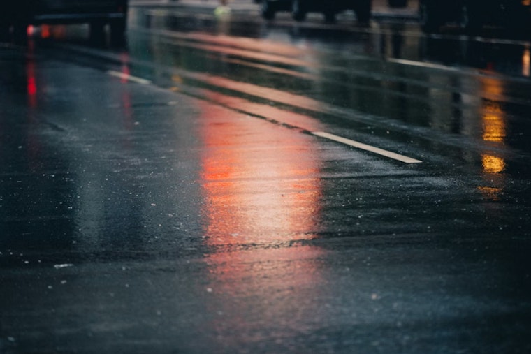 Washington D.C. Drivers Warned of Slick Roads as Light Wintry Mix Hits and Gale Warning Issued for Maritime Areas