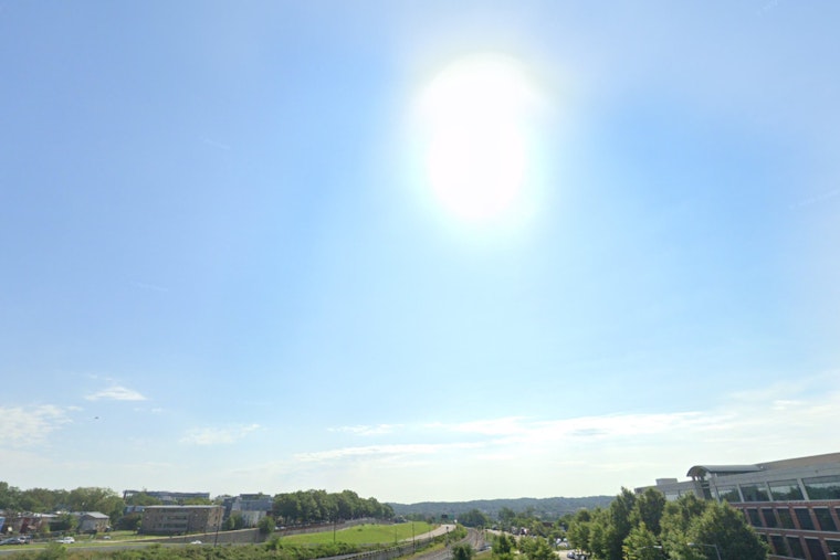 Washington D.C. Enjoys Sunny Skies with Chilly Winds, Mild Midweek Warmth Before Thursday Rain