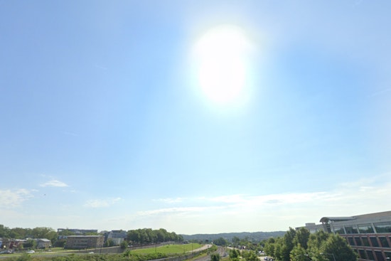 Washington D.C. Enjoys Sunny Skies with Chilly Winds, Mild Midweek Warmth Before Thursday Rain