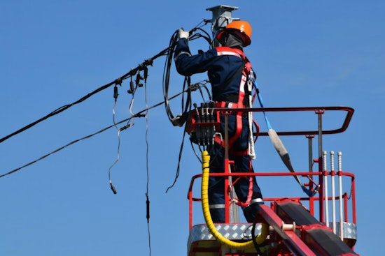 Whidbey Island Residents Cope with Extended Power Outages as Crews Battle Post-Storm Repairs