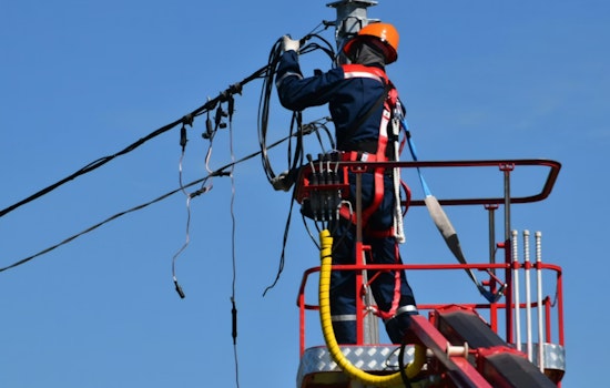 Whidbey Island Residents Cope with Extended Power Outages as Crews Battle Post-Storm Repairs