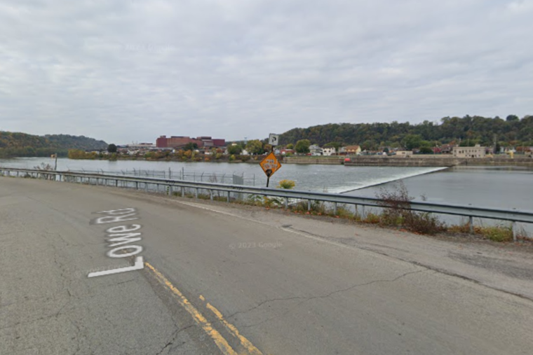 Hydraulic Fluid Leak from Steel Mill Spills into Allegheny River in Lower Burrell