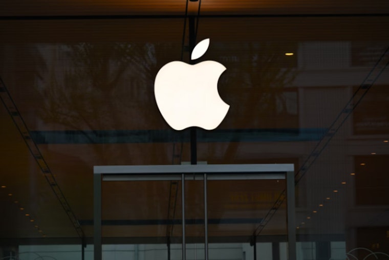 Apple Ignites U.S. Economic Surge with Whopping $500 Billion Investment, Pioneering AI Factory to Sprout Near Houston