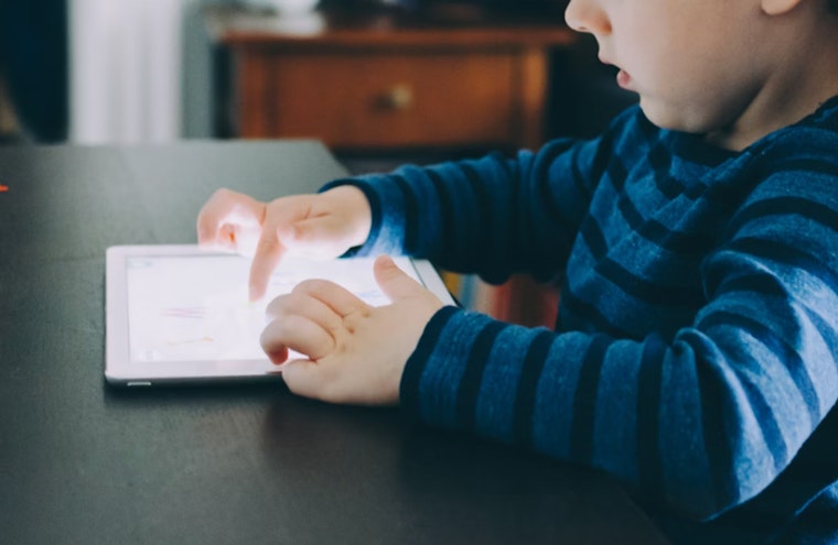 Arizona Advances Bill to Protect Kids from Mature Ads in Apps, Levies $10K Fines for Infringements