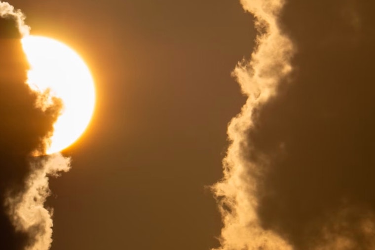 Warm and Sunny Start Leading to Mixed Weather Ahead for Nashville, NWS Reports