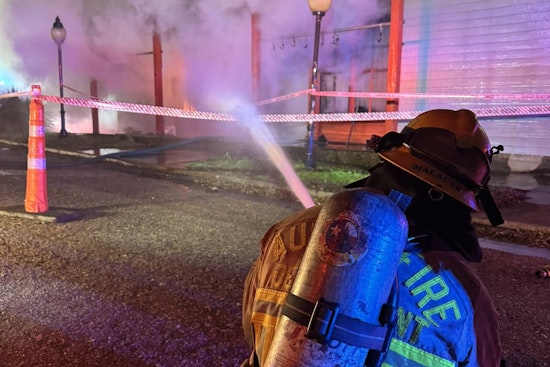 Austin Pawn Shop Engulfed in Flames, Fire Department Overcomes Multiple Challenges to Extinguish Blaze