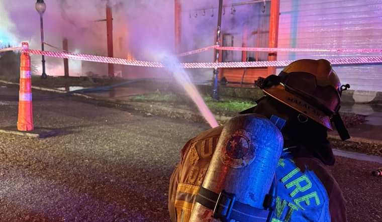 Austin Pawn Shop Engulfed in Flames, Fire Department Overcomes Multiple Challenges to Extinguish Blaze