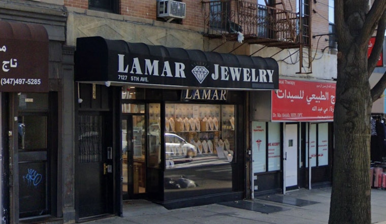 Brooklyn Jewelry Store Withstands Sledgehammer Assault, Thieves Thwarted by High-Tech Glass in Bay Ridge