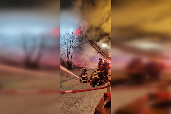 Chicago Firefighters Quell Massive Blaze, Vacant South Side Building Collapses
