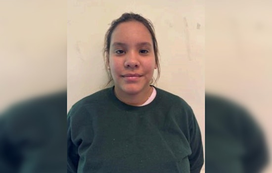 Chicago Police Seek Public Help to Locate Missing Teen and Her Infant Son