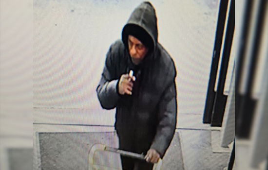 Columbus Police Seek Assistance to Identify Suspect in Armed Robbery on Lockbourne Rd.