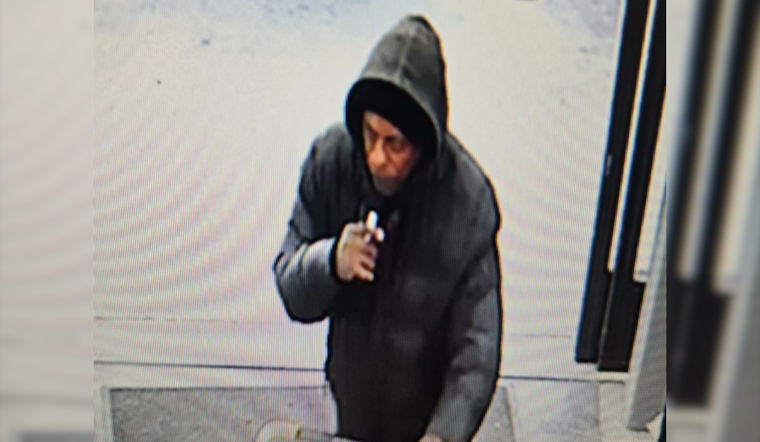 Columbus Police Seek Assistance to Identify Suspect in Armed Robbery on Lockbourne Rd.