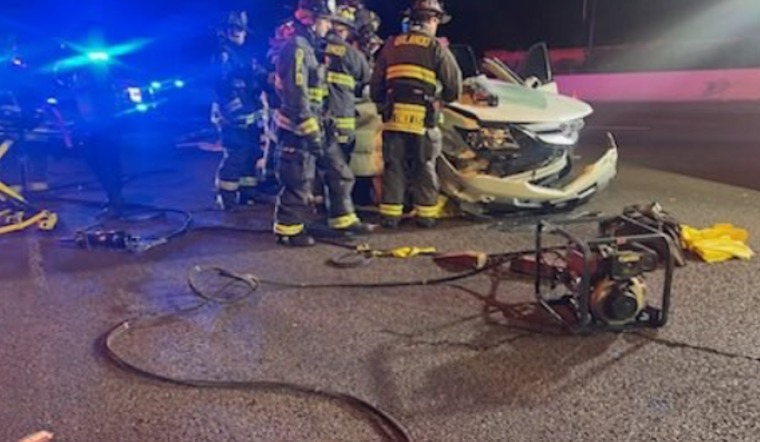 Early Morning Crash on SR-408 Near Downtown Orlando Leads to Lane Closures and Injuries