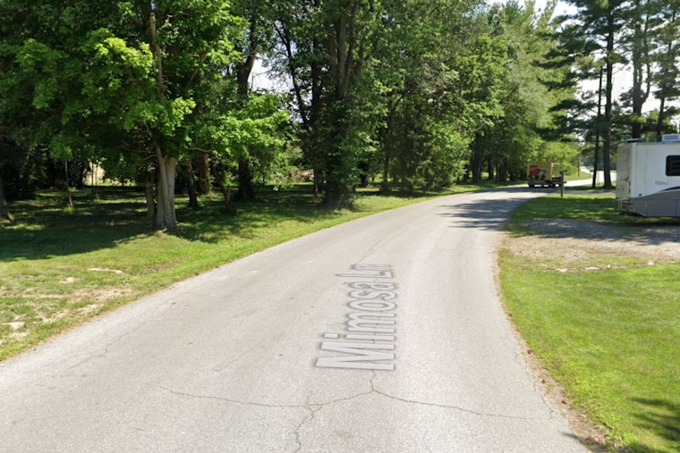 Early Morning Tragedy Strikes Indianapolis as Woman Perishes in Single-Vehicle Crash on Southeast Side